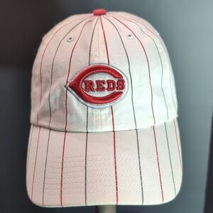 Vintage, General Merchandise Cincinnati Reds Baseball Hat.
